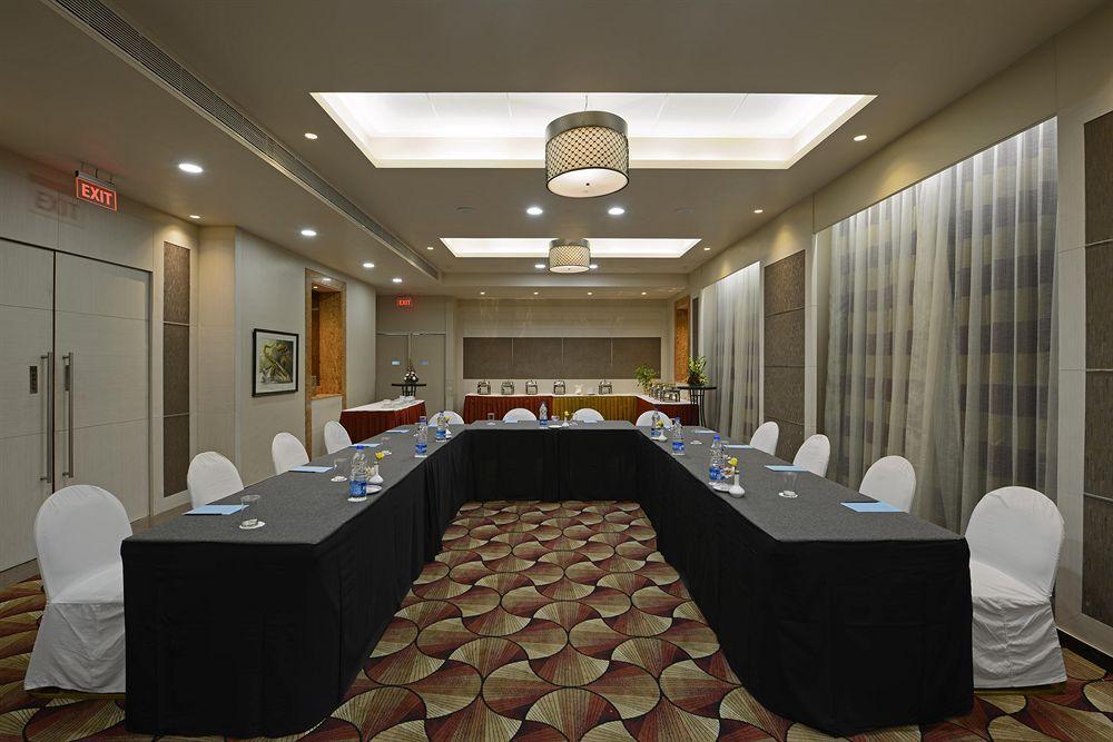 Sun-N-Sand Pune Extérieur photo
