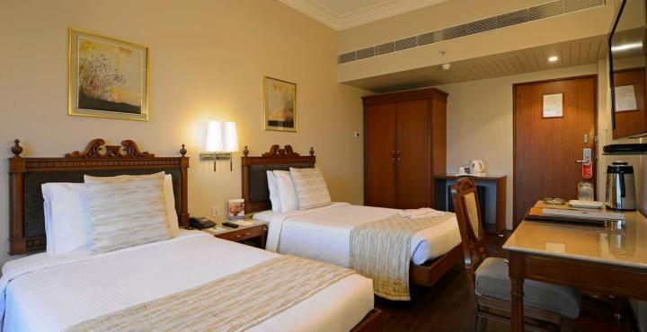 Sun-N-Sand Pune Extérieur photo