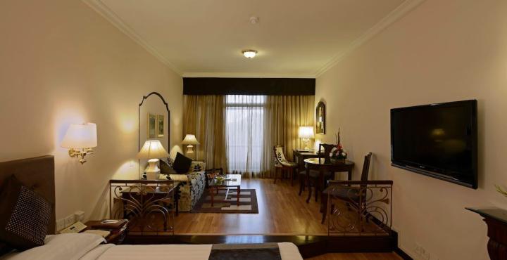 Sun-N-Sand Pune Extérieur photo