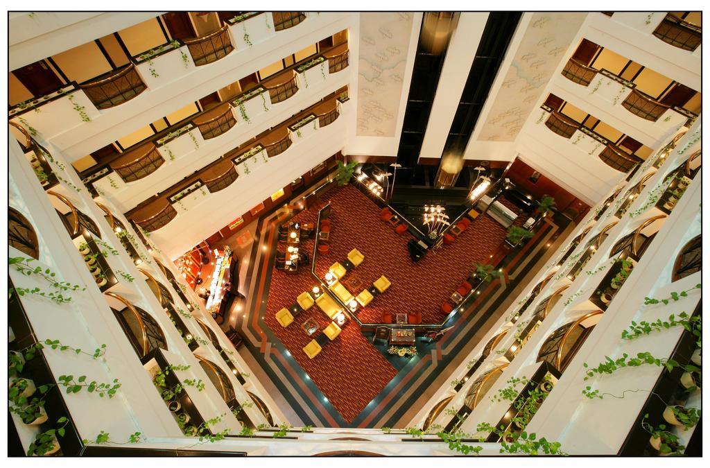 Sun-N-Sand Pune Extérieur photo
