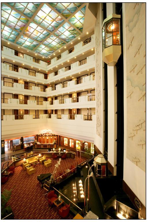 Sun-N-Sand Pune Extérieur photo