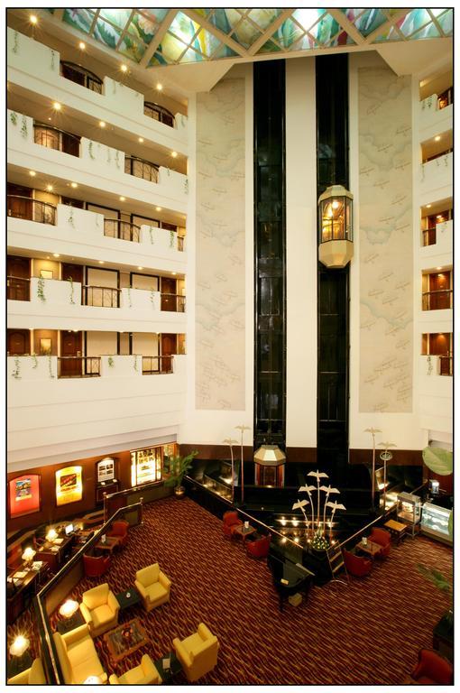 Sun-N-Sand Pune Extérieur photo